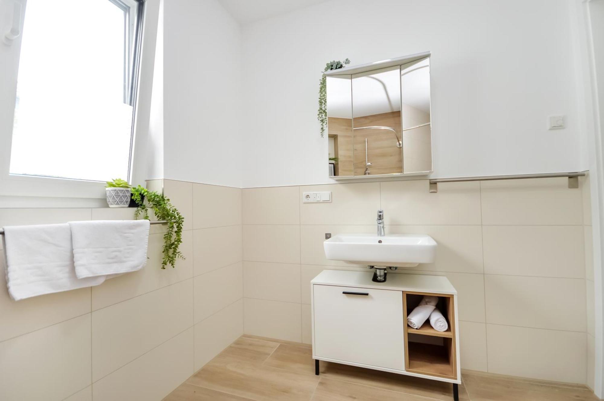 Apartment At Weinmeister - Life & Style